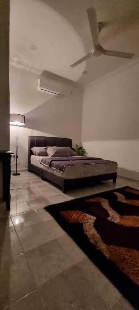 Homestay Anzra Home2stay *